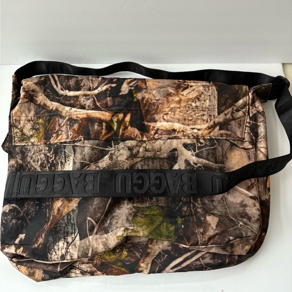 NWOT BAGGU Nylon Messenger Bag - Photo Forest - Picture 10 of 13